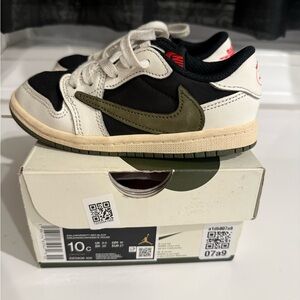 100% Authentic Toddler Kids NIKE Travis Scott Sneakers Size 10C Used ONCE !
